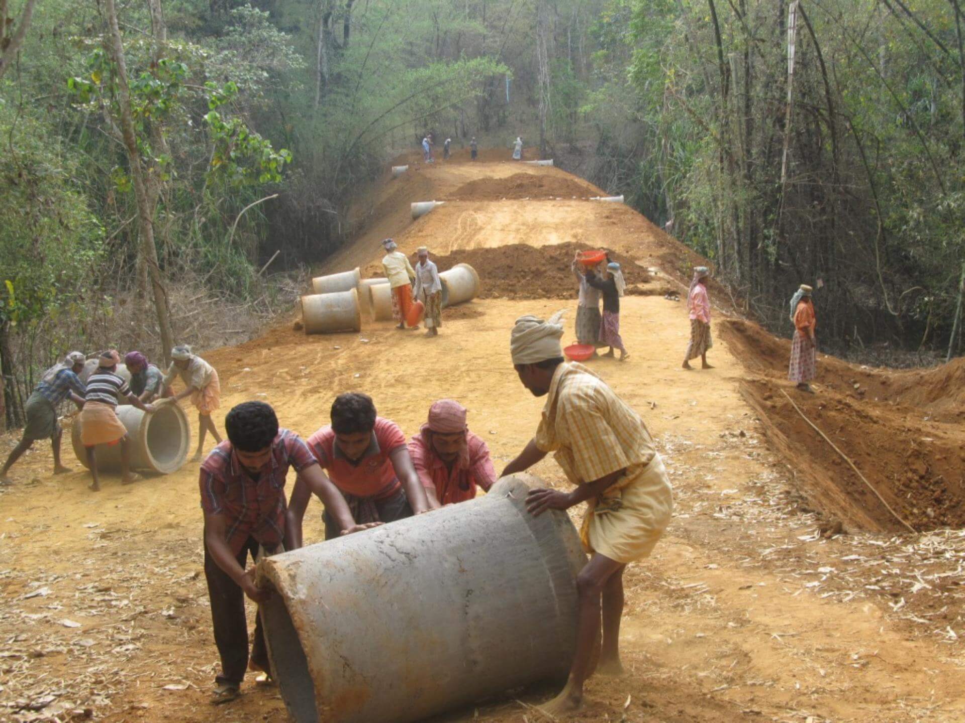 Construction-of-earthen-dam-2.jpg